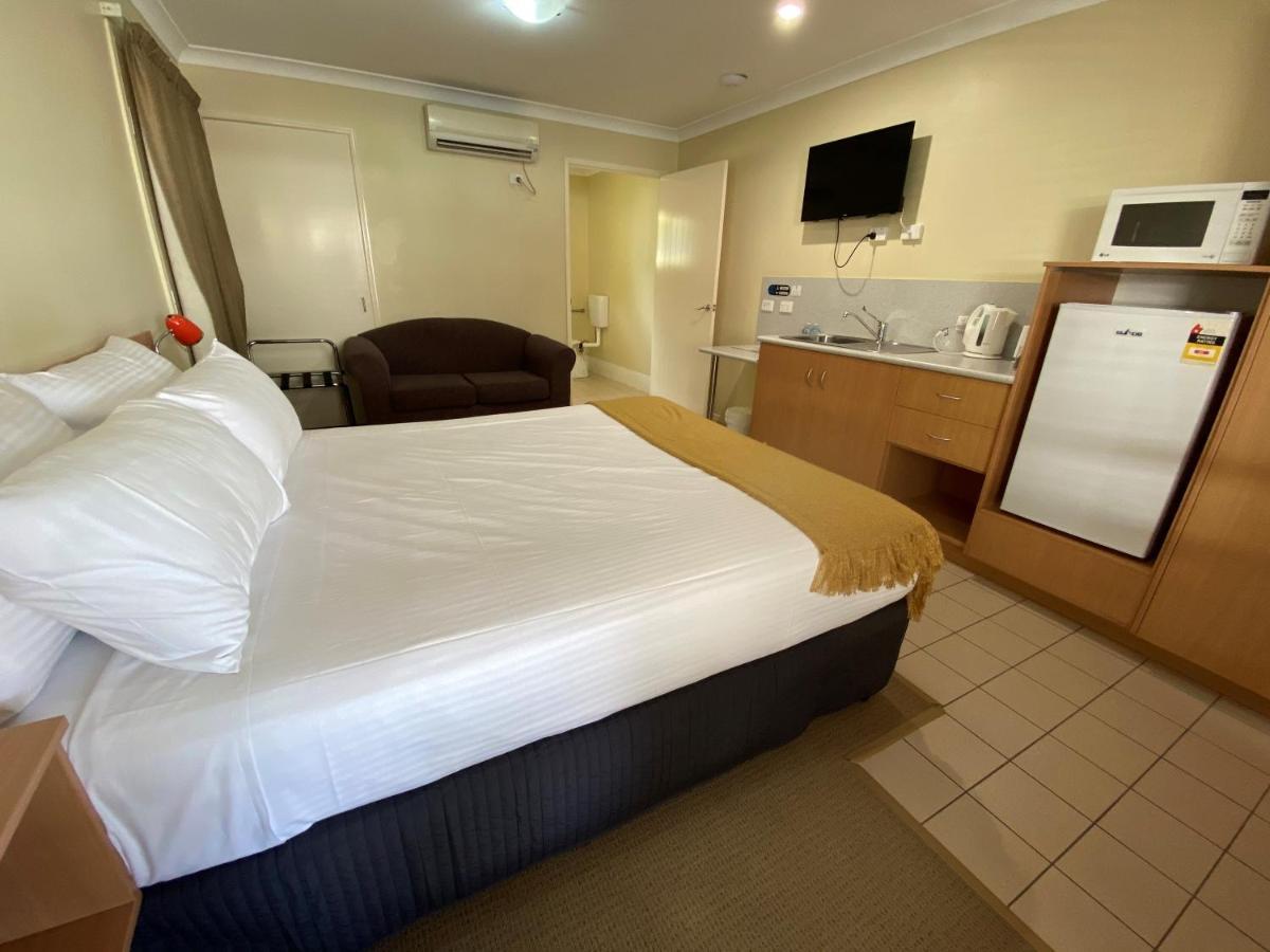 Country Roads Motor Inn Gayndah Esterno foto
