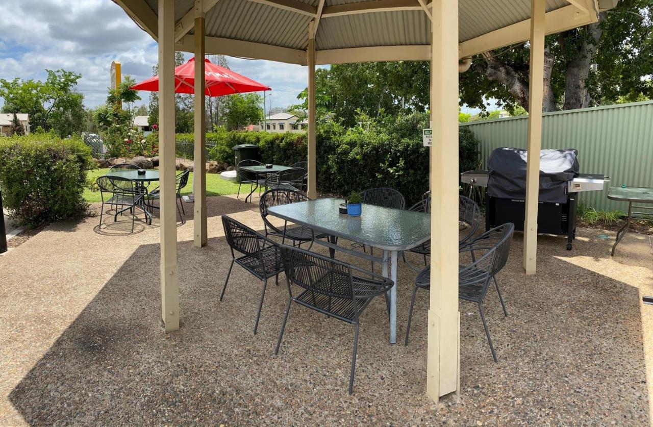 Country Roads Motor Inn Gayndah Esterno foto
