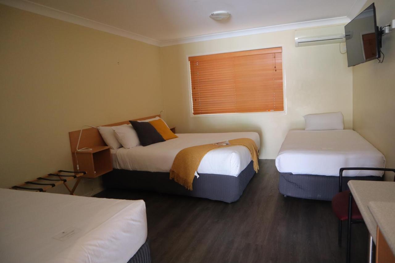 Country Roads Motor Inn Gayndah Esterno foto